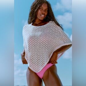 Hollister women’s pink poncho nwt